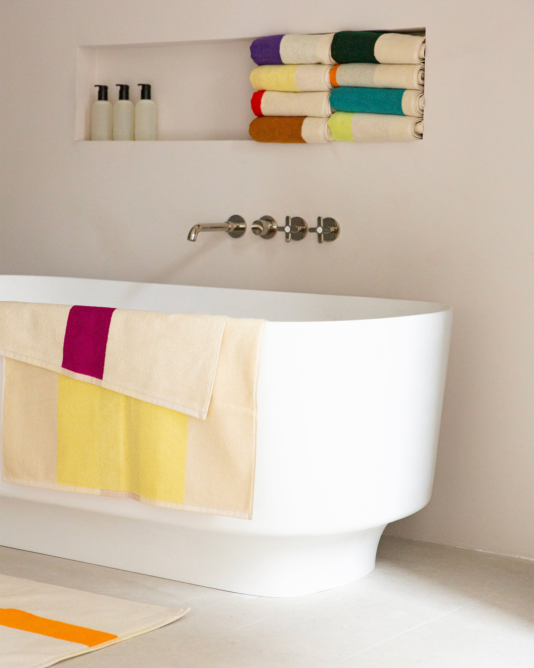 Badhanddoek Yellow Fuchsia - SUITE702