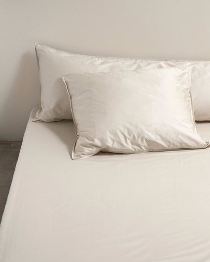 Taie de traversin bedMATE en satin de coton White